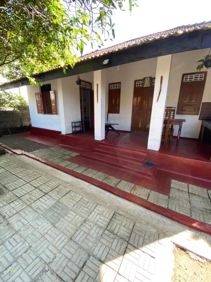 Ami Place Rooms With Kitchen Hikkaduwa Dış mekan fotoğraf
