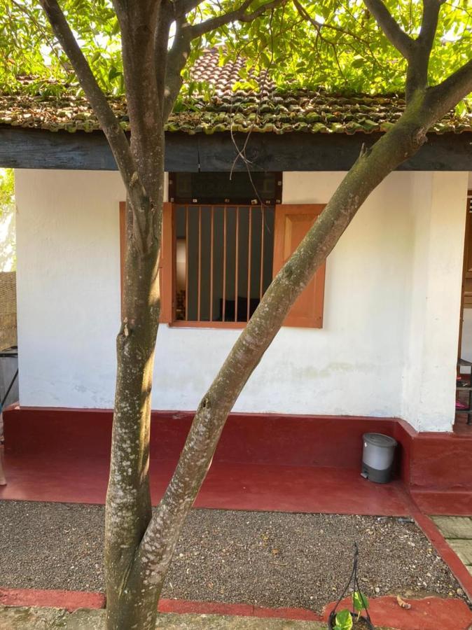 Ami Place Rooms With Kitchen Hikkaduwa Dış mekan fotoğraf