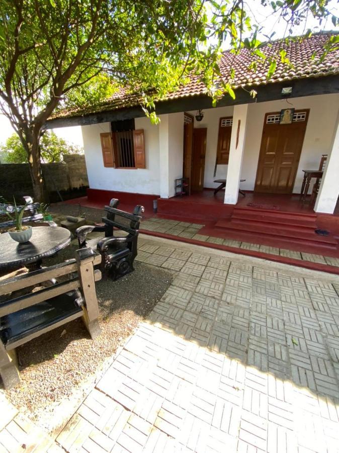 Ami Place Rooms With Kitchen Hikkaduwa Dış mekan fotoğraf