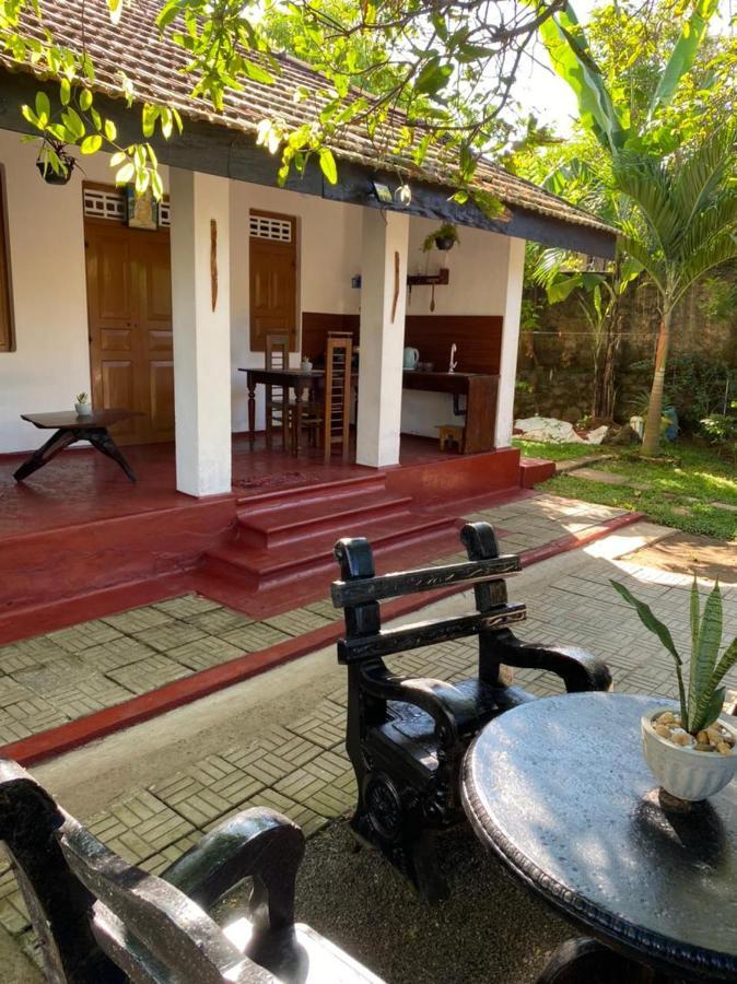 Ami Place Rooms With Kitchen Hikkaduwa Dış mekan fotoğraf