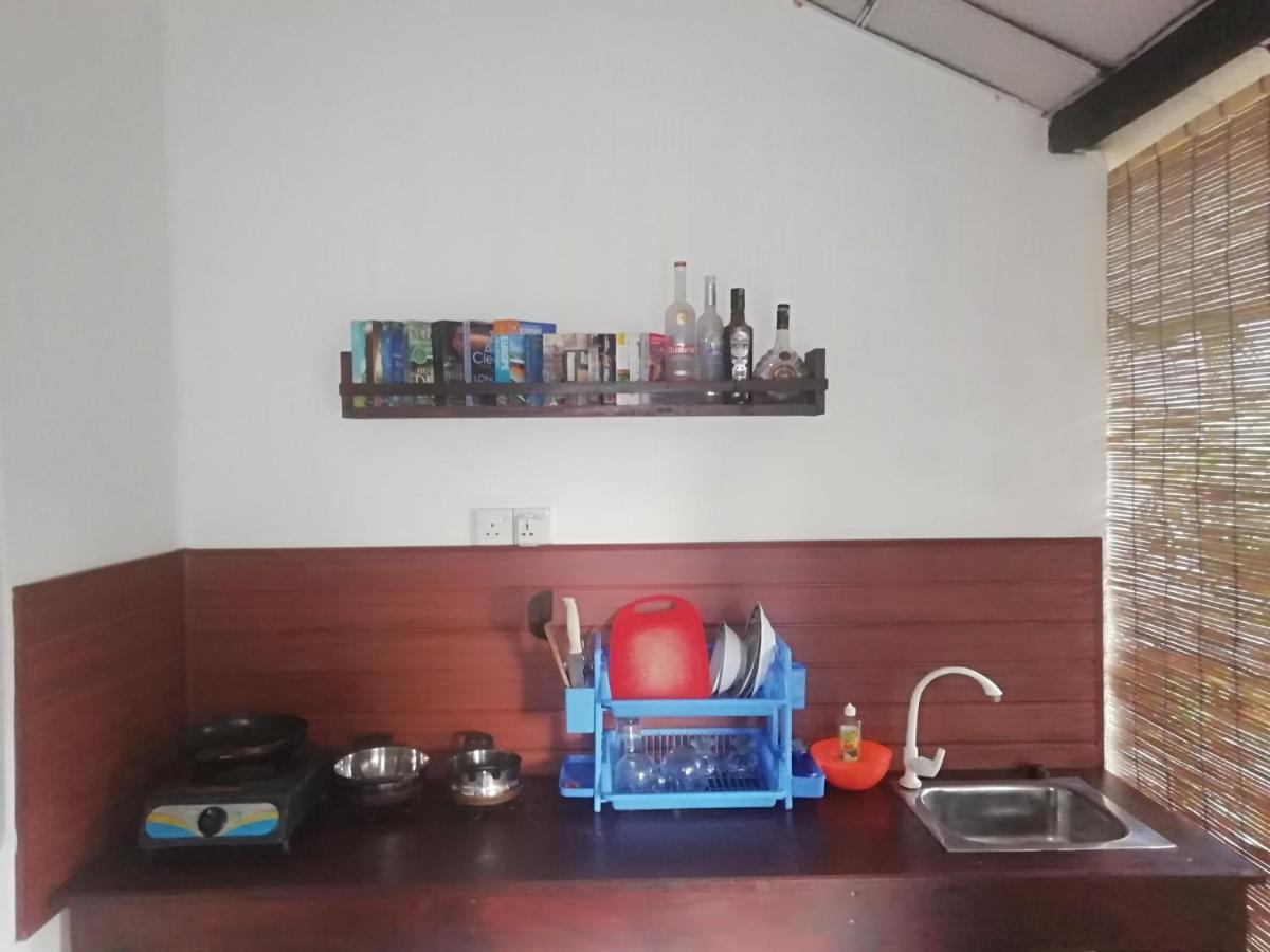 Ami Place Rooms With Kitchen Hikkaduwa Dış mekan fotoğraf