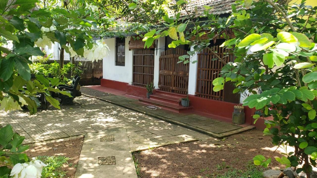 Ami Place Rooms With Kitchen Hikkaduwa Dış mekan fotoğraf