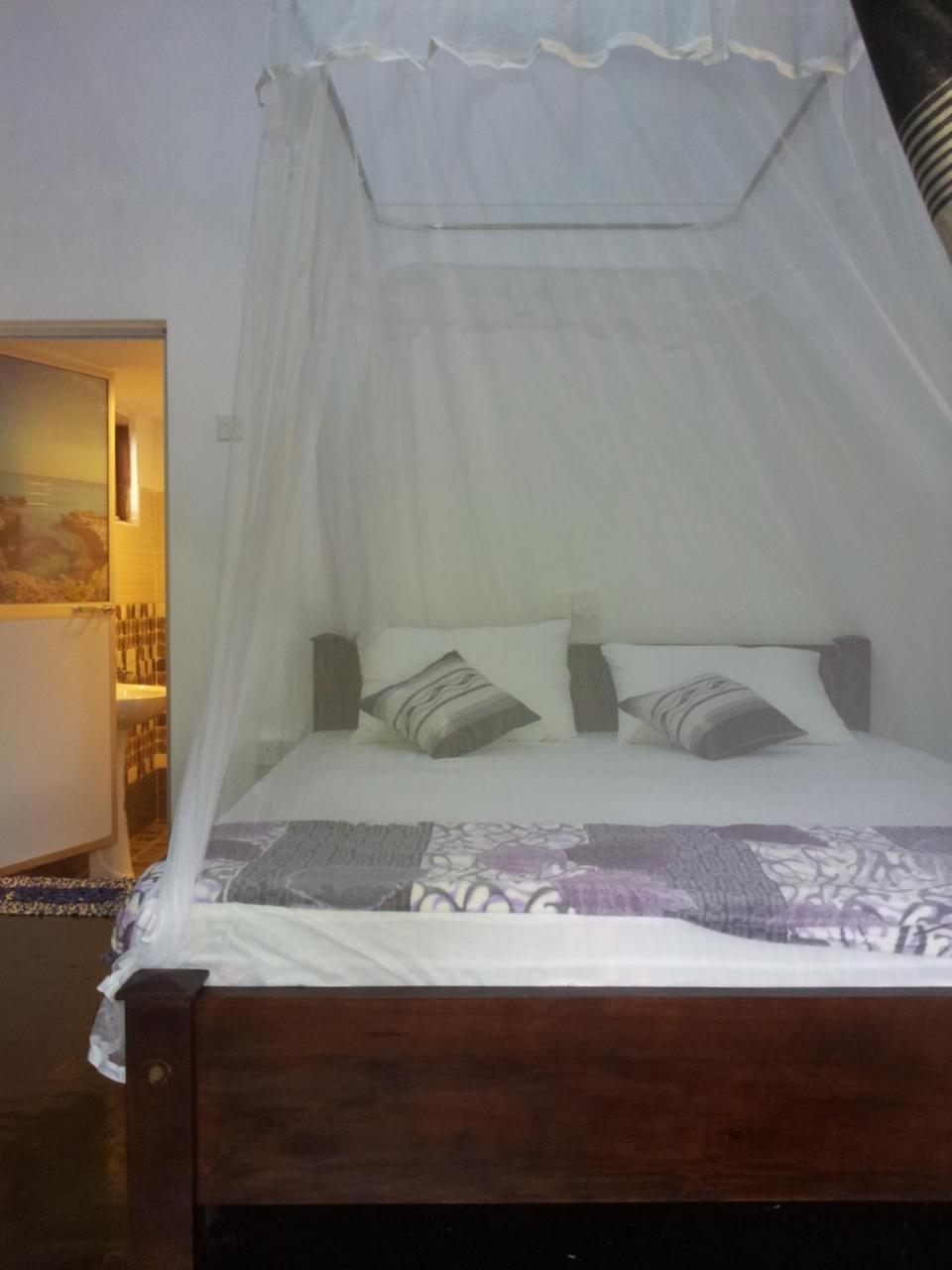 Ami Place Rooms With Kitchen Hikkaduwa Dış mekan fotoğraf