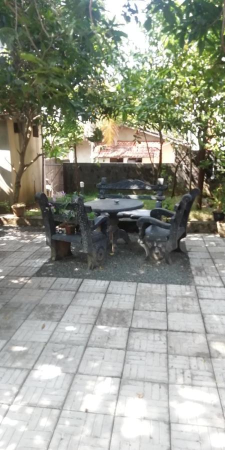 Ami Place Rooms With Kitchen Hikkaduwa Dış mekan fotoğraf